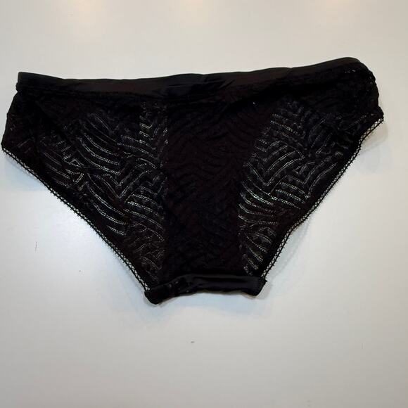 Assorted Bikini bundle set of 3, Size small  retail $47 - Picture 8 of 15